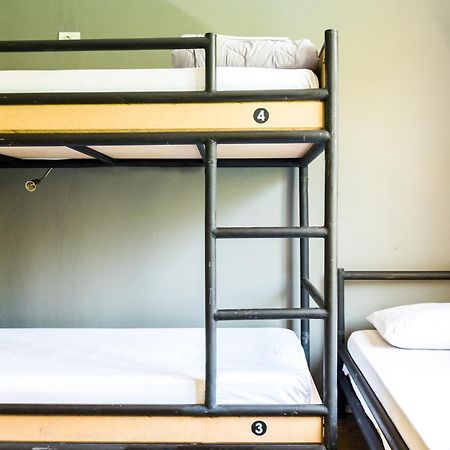 Destil Hostel Tirana Buitenkant foto