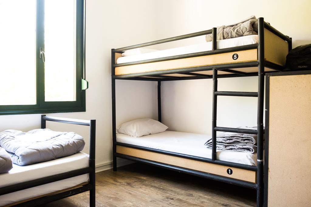 Destil Hostel Tirana Buitenkant foto