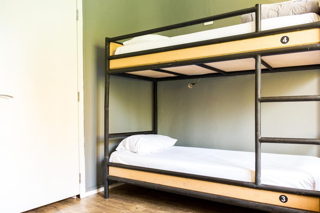 Destil Hostel Tirana Buitenkant foto