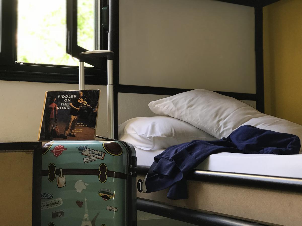 Destil Hostel Tirana Buitenkant foto